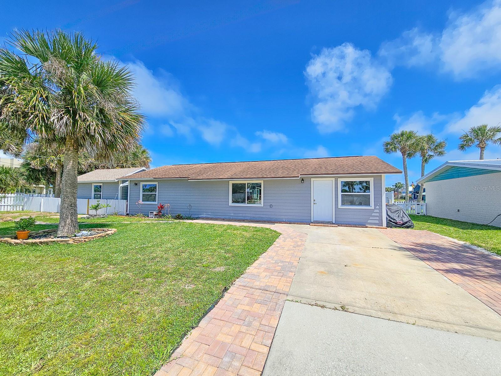 364 PALM CIRCLE