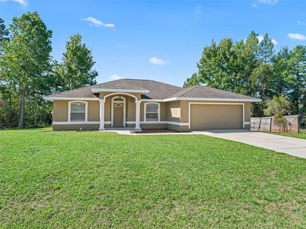 Photo of 214 Fisher Run, Ocklawaha, FL 32179 (MLS # OM724104)