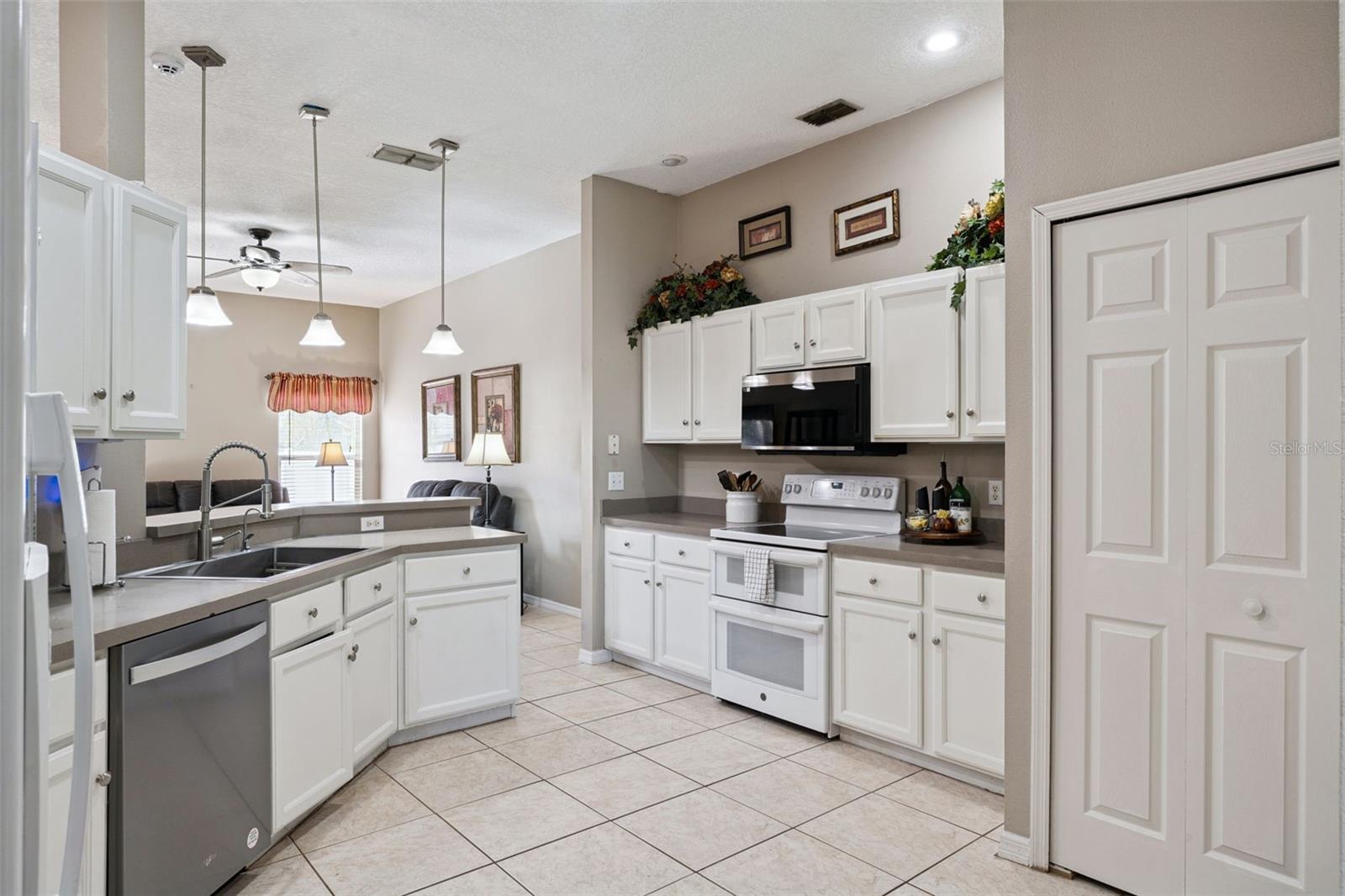 RIVERSIDE AT TWIN RIVERS - Residential