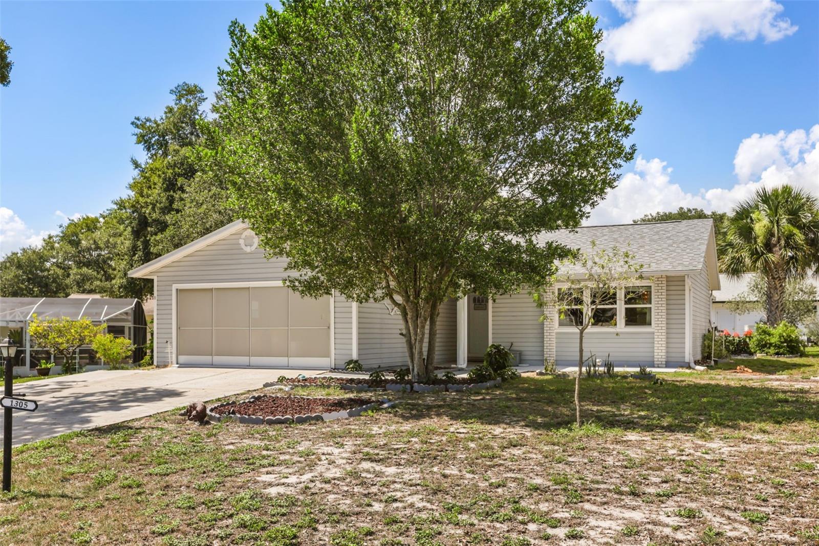 1305 MORAY COURT