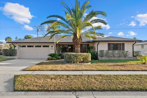 Photo of 6835 Roxbury Drive, Sarasota, FL 34231 (MLS # A4680089)