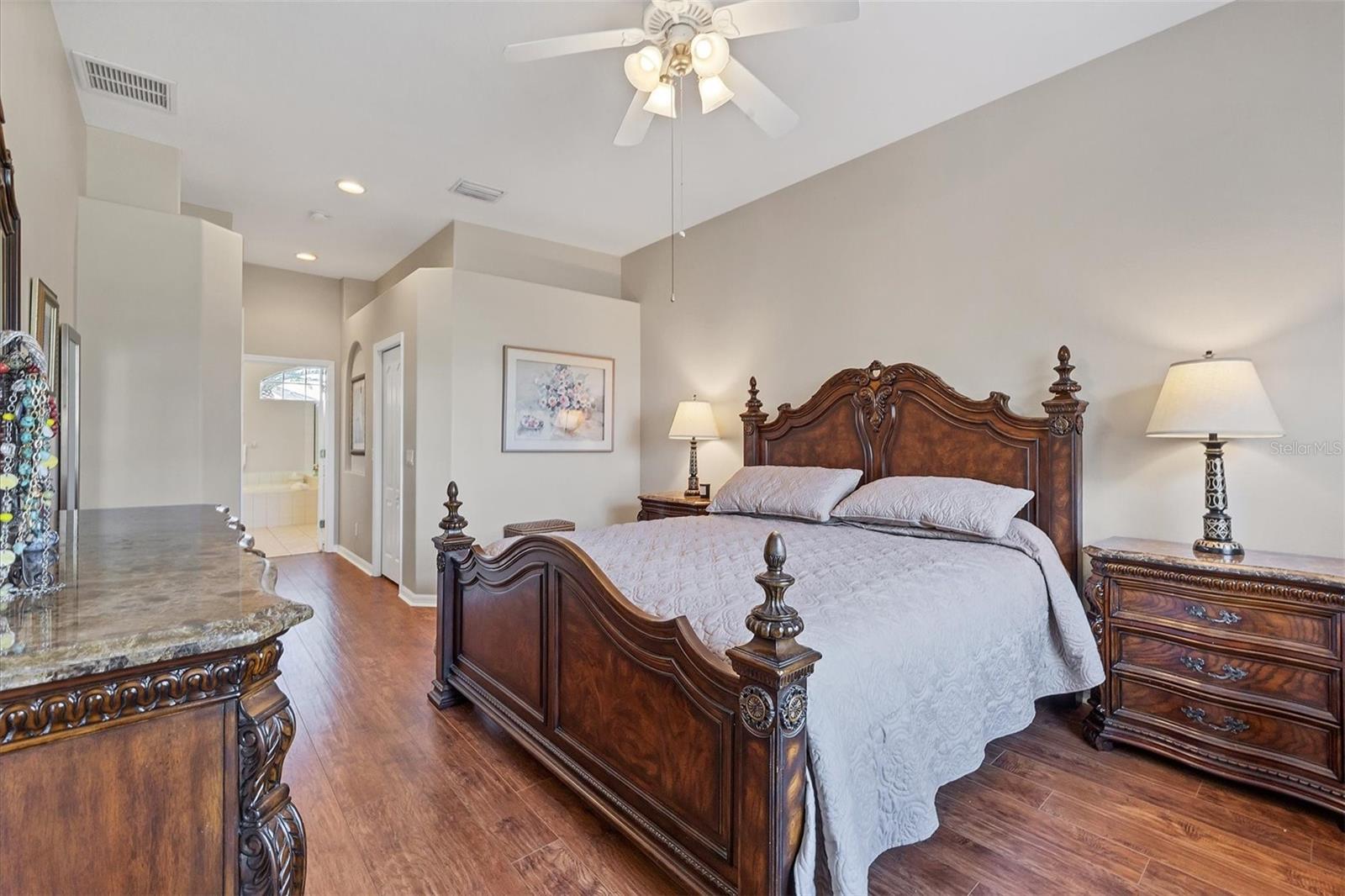 BARTON FARMS/LAUREL LAKES - Residential