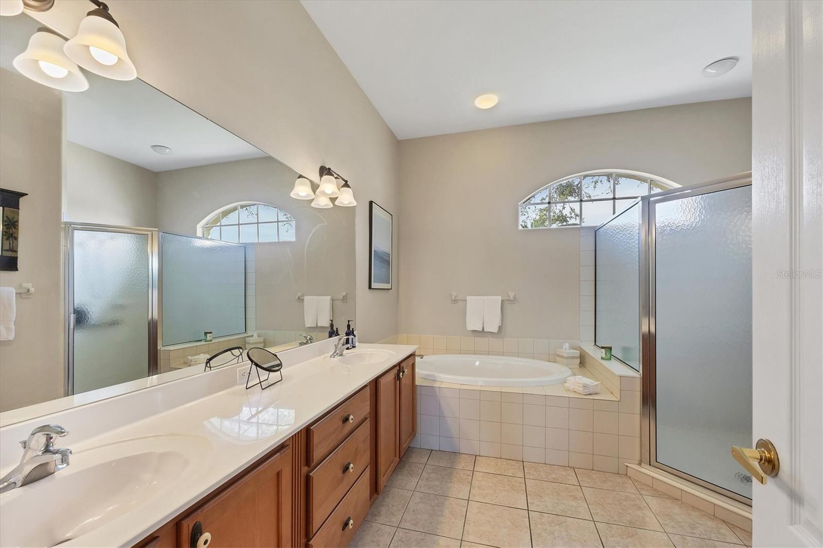 BARTON FARMS/LAUREL LAKES - Residential