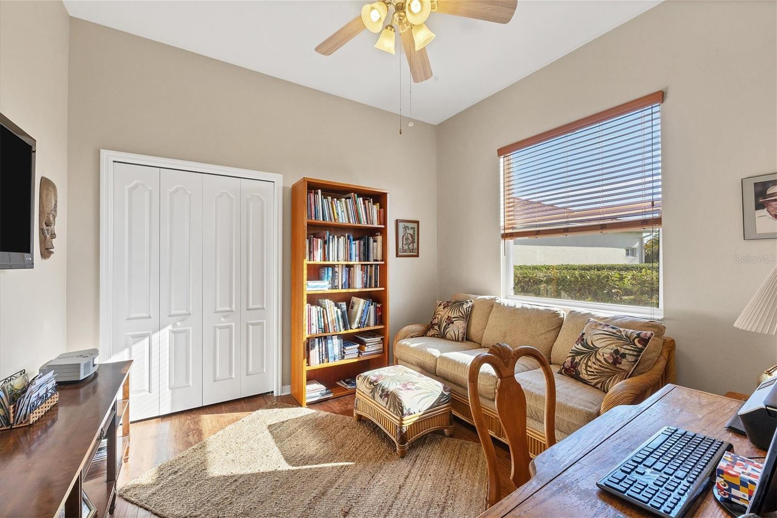 BARTON FARMS/LAUREL LAKES - Residential