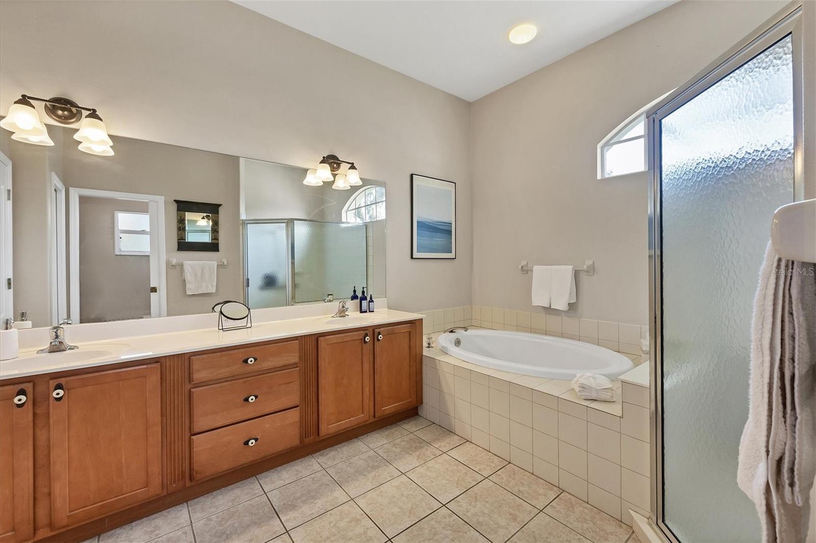 BARTON FARMS/LAUREL LAKES - Residential