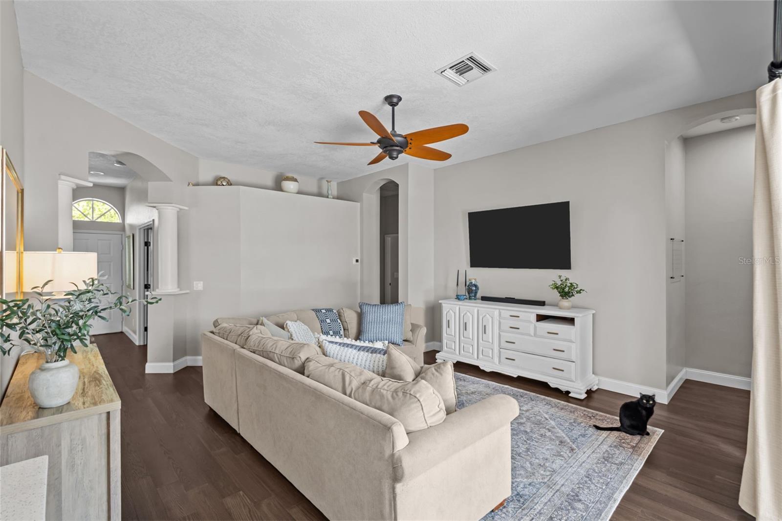 FOUNTAINS AT CYPRESS LAKES THE - Residential