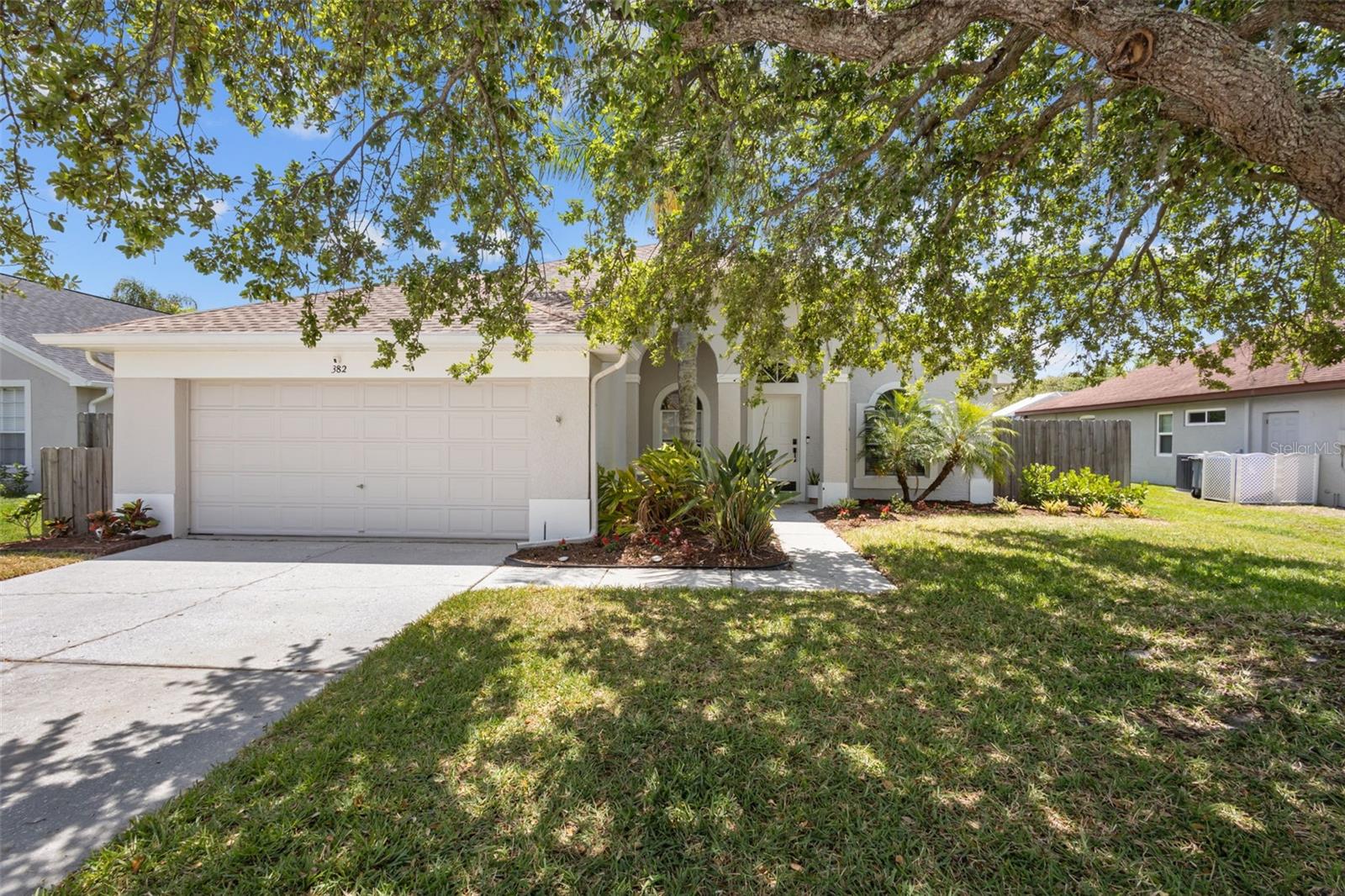 FOUNTAINS AT CYPRESS LAKES THE - Residential