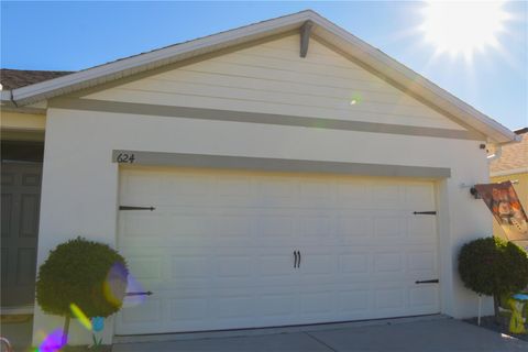 A home in AUBURNDALE