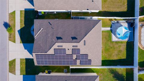 A home in AUBURNDALE