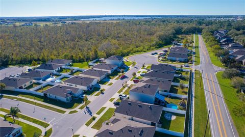 A home in AUBURNDALE