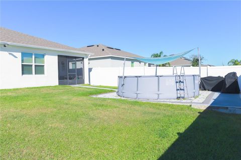 A home in AUBURNDALE