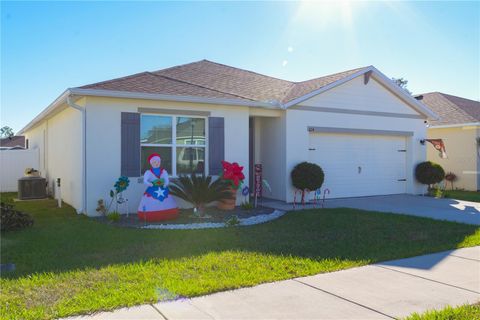 A home in AUBURNDALE