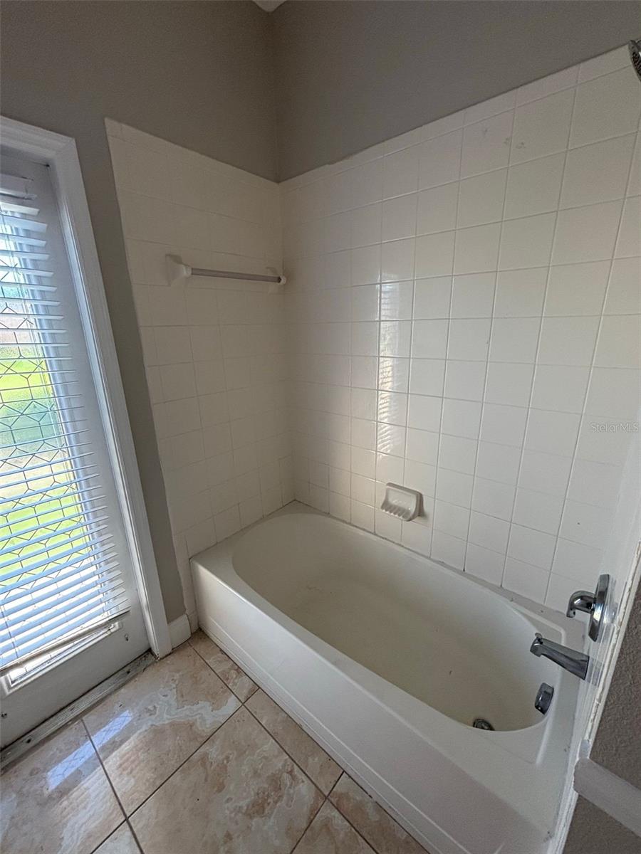 ISLES BELLALAGO - Residential Lease