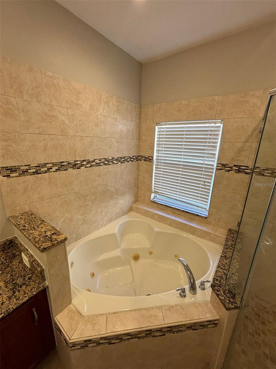 ISLES BELLALAGO - Residential Lease