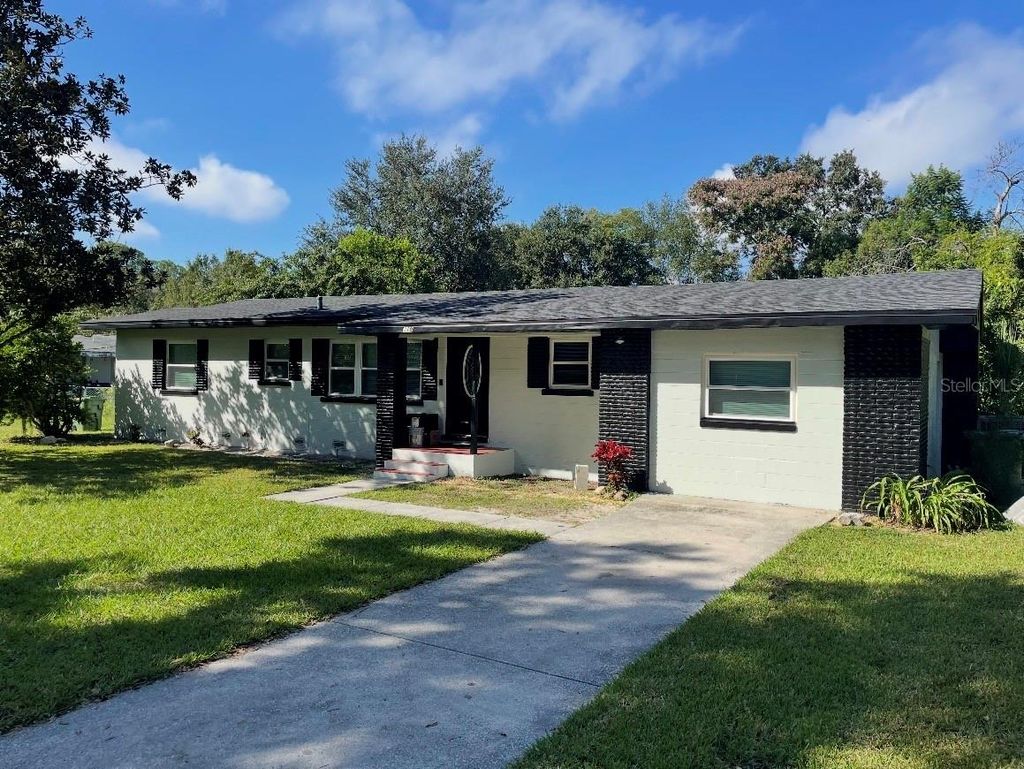 Photo of 319 22nd Street SW, Winter Haven, FL 33880 (MLS # O6400245)