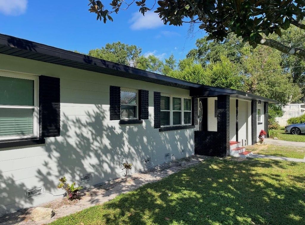 Photo of 319 22nd Street SW, Winter Haven, FL 33880 (MLS # O6400245)