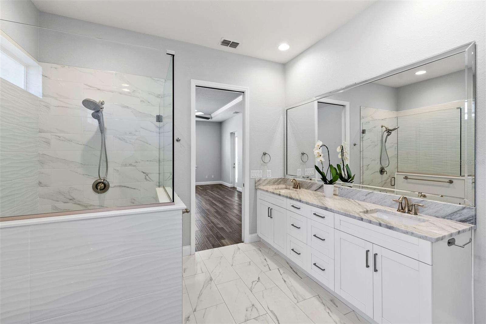 TREYMONT - Residential