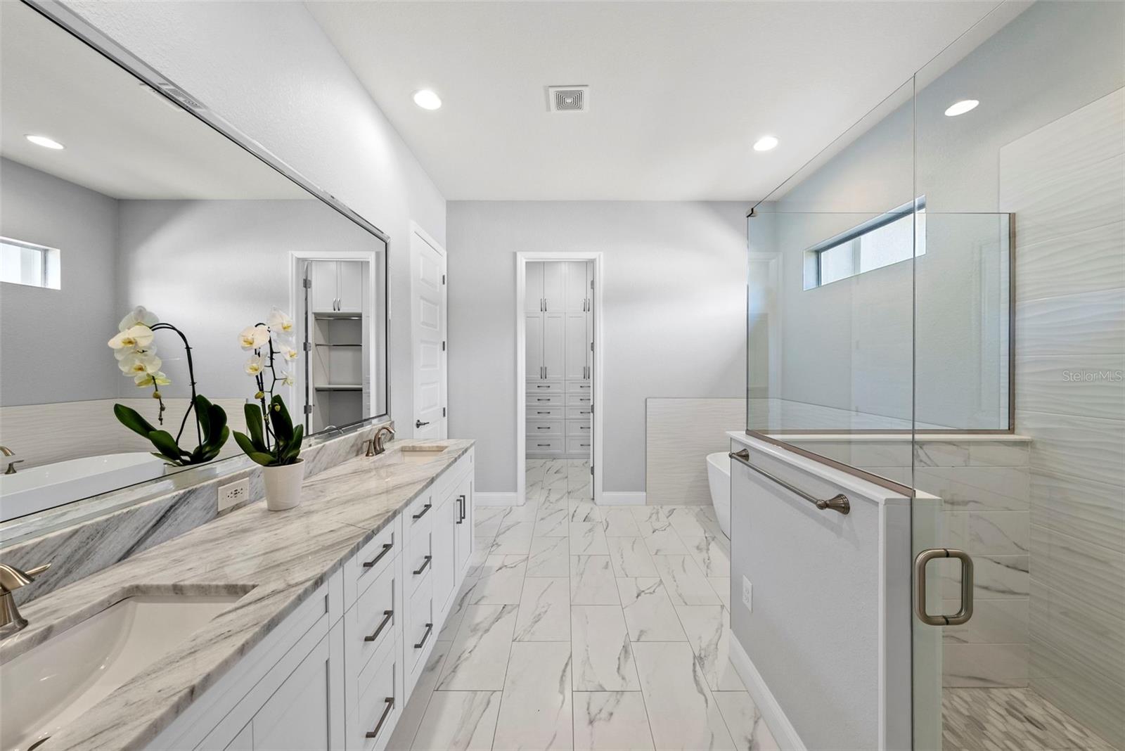 TREYMONT - Residential