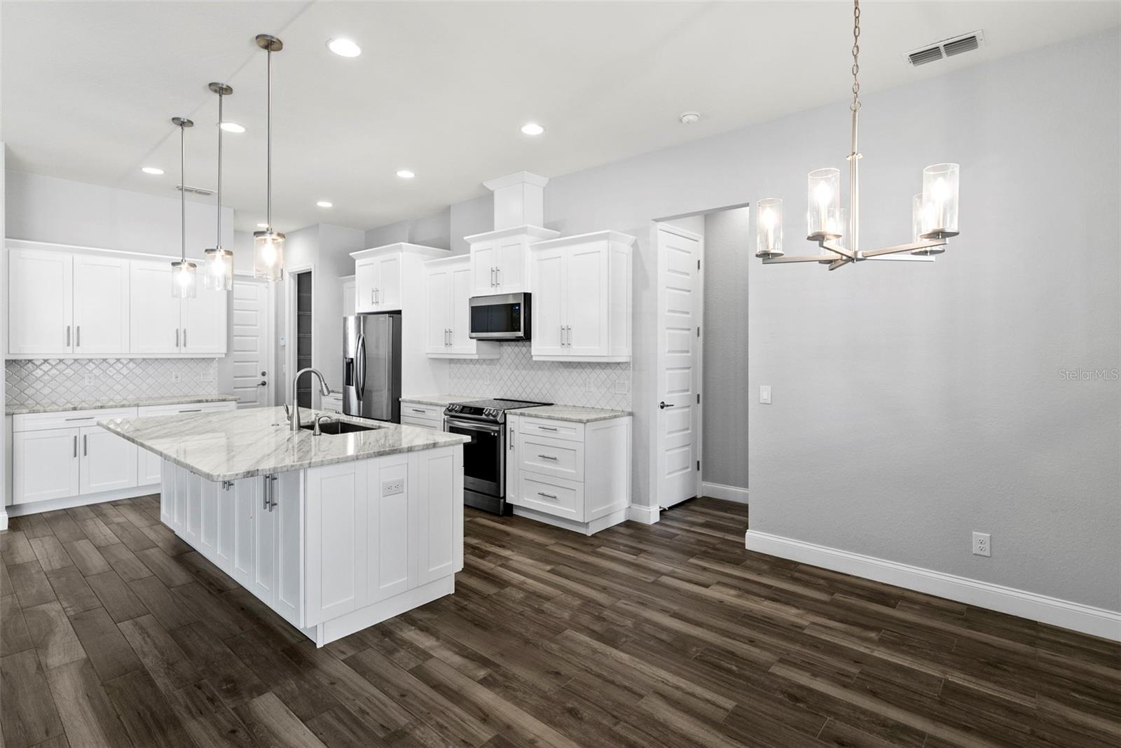 TREYMONT - Residential