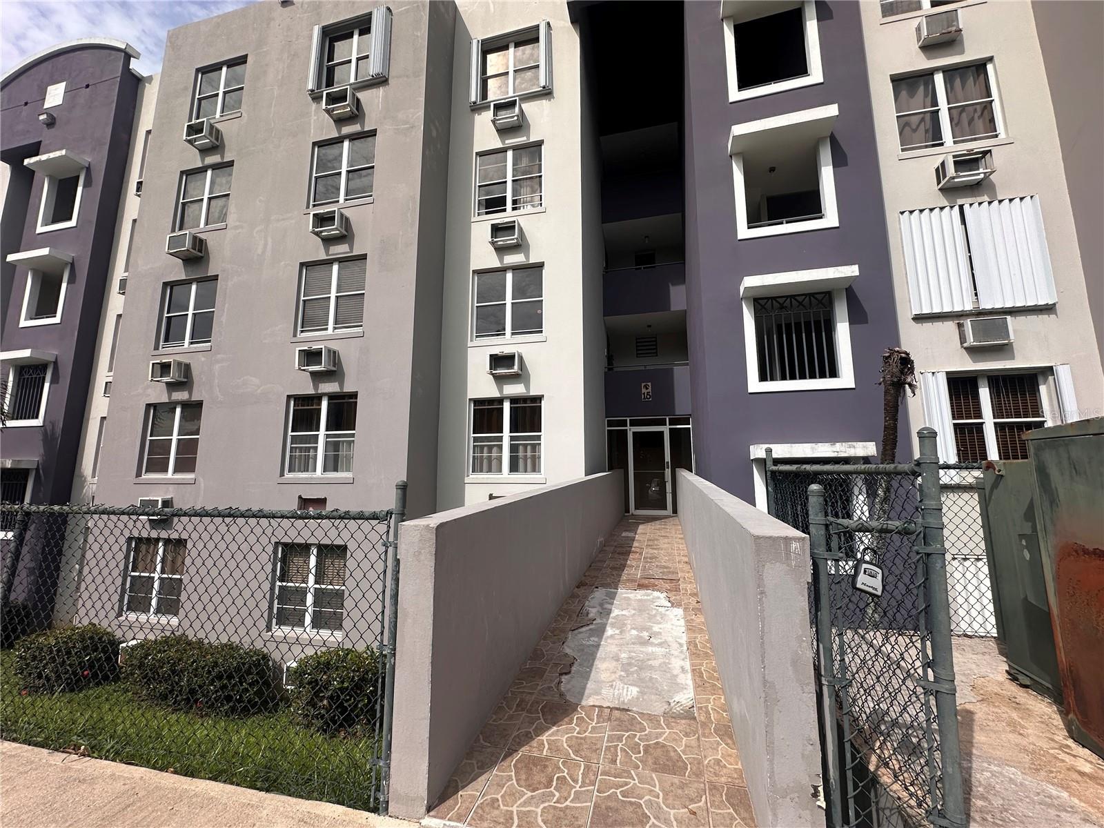 CONDOMINIO EL MILENIO - Residential