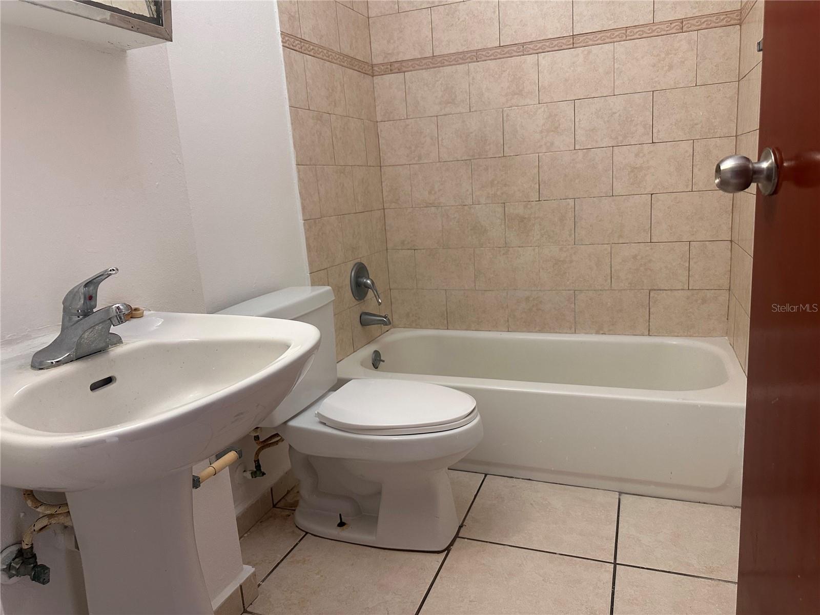 CONDOMINIO EL MILENIO - Residential