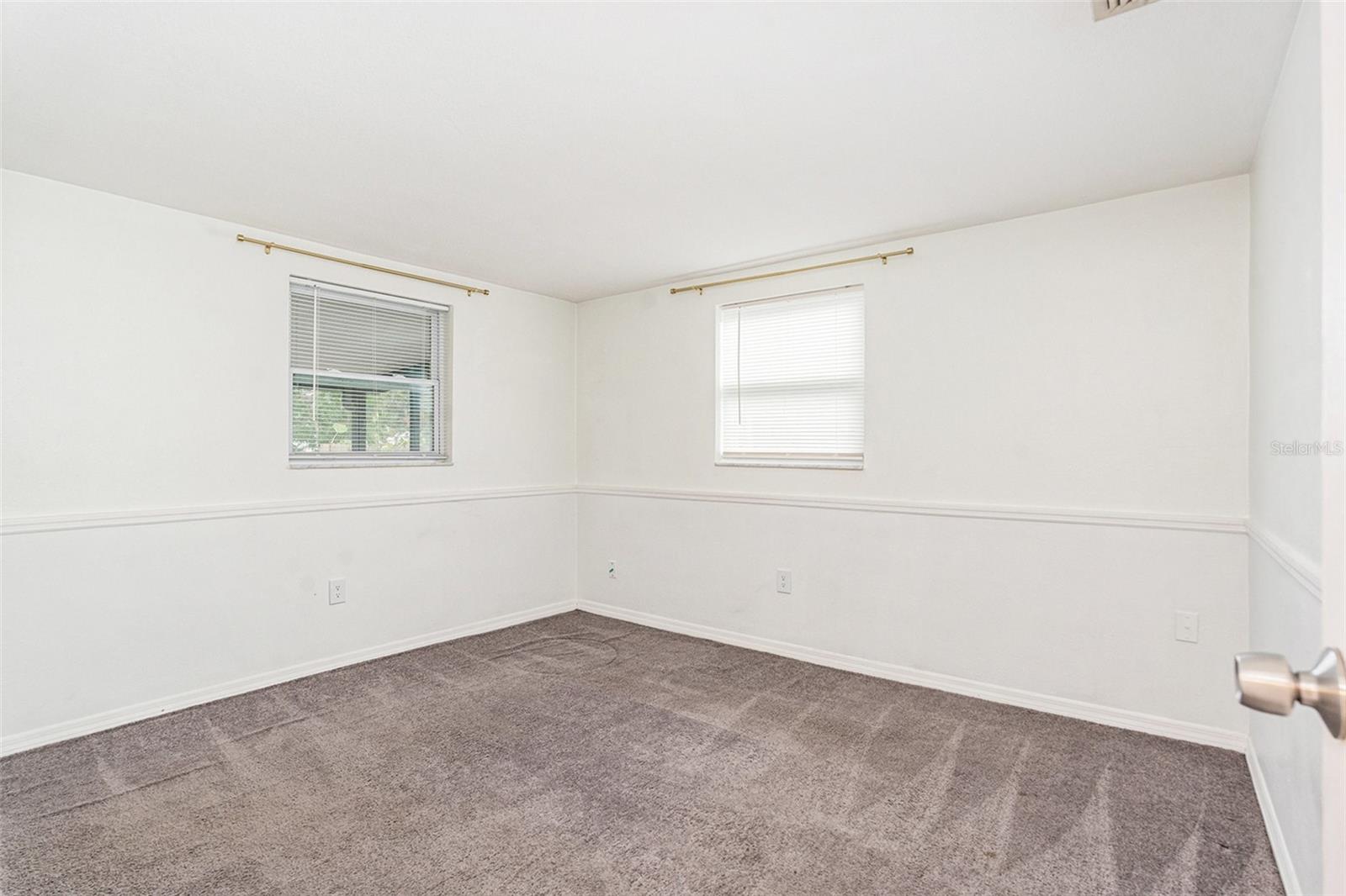 COLONIAL HILLS - Residential