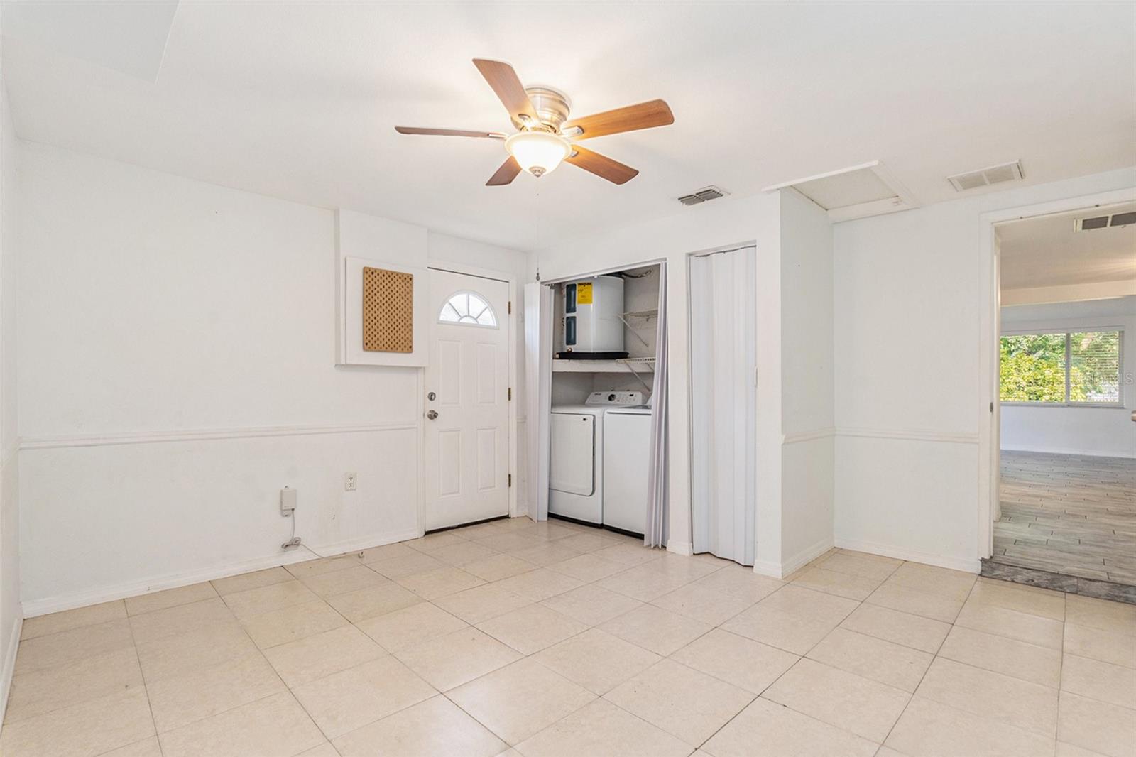 COLONIAL HILLS - Residential