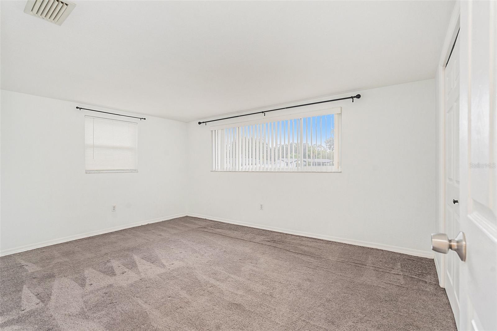 COLONIAL HILLS - Residential