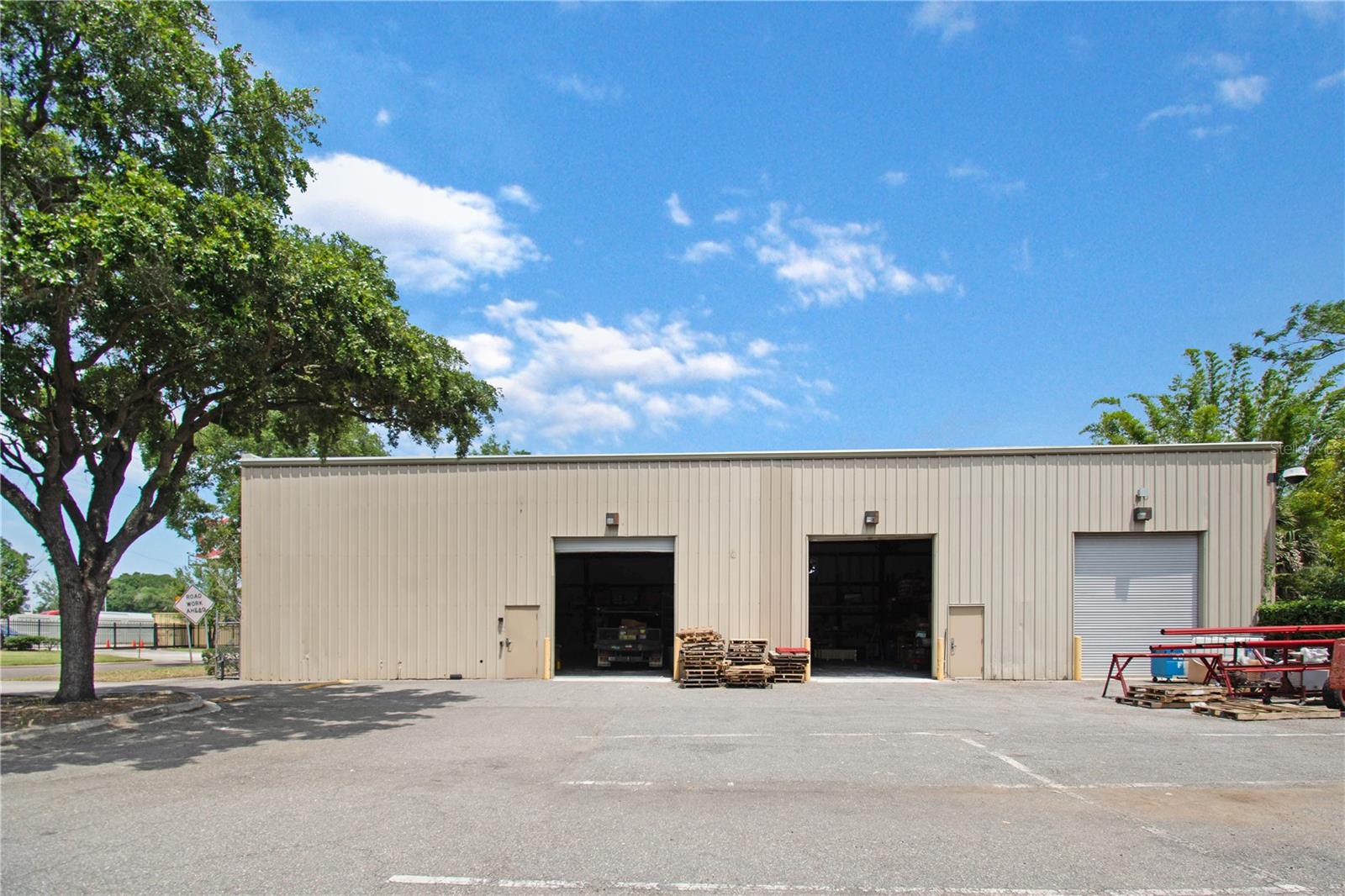 RIVERSIDE, S/D N1/2 BLK 83 - Commercial Sale