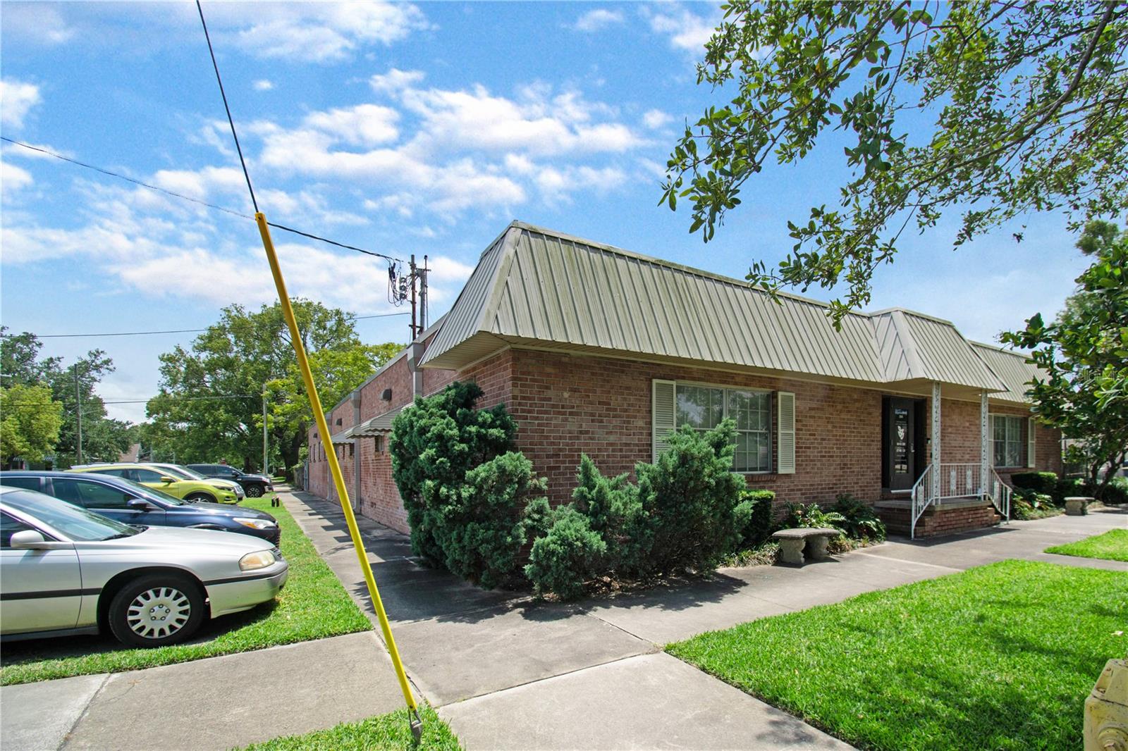 RIVERSIDE, S/D N1/2 BLK 83 - Commercial Sale