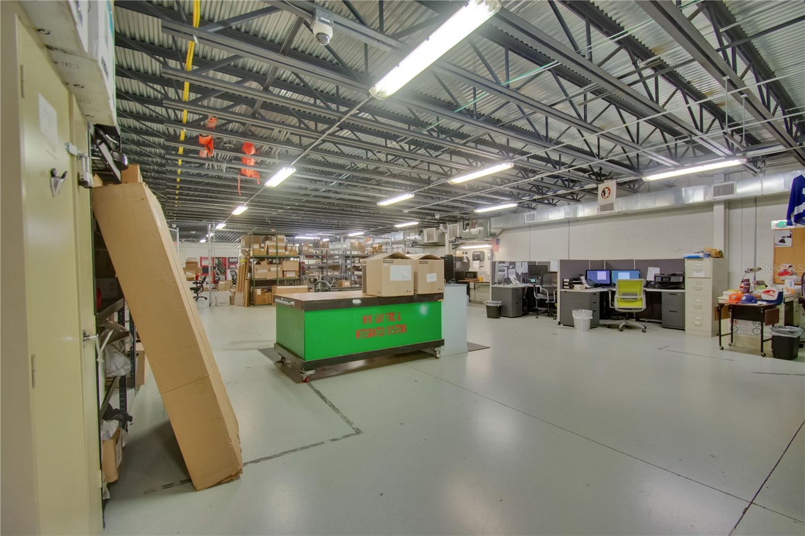 RIVERSIDE, S/D N1/2 BLK 83 - Commercial Sale