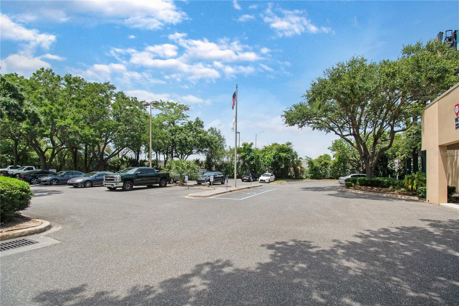 RIVERSIDE, S/D N1/2 BLK 83 - Commercial Sale