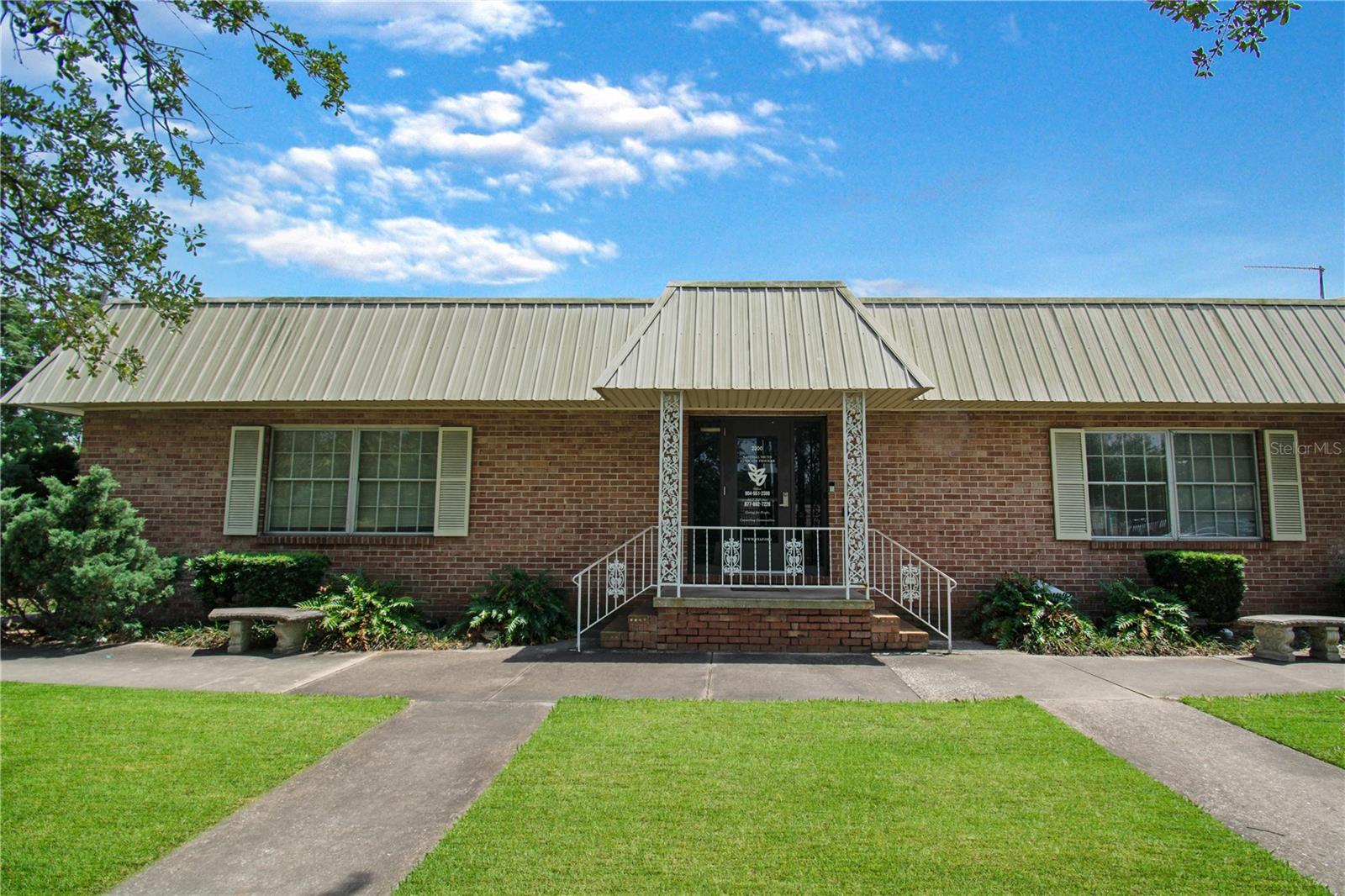 RIVERSIDE, S/D N1/2 BLK 83 - Commercial Sale