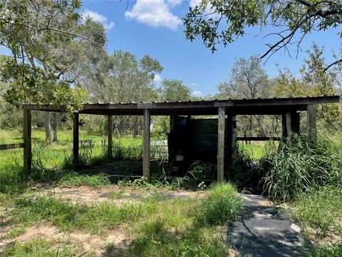 A home in LAKE WALES