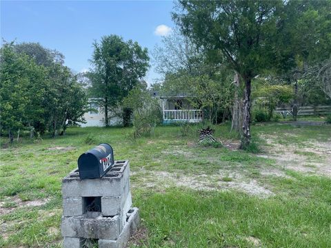 A home in LAKE WALES