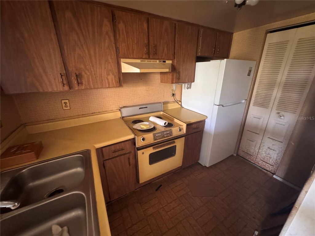 Photo of 3840 N Lake Drive #127, Tampa, FL 33614 (MLS # TB8492415)