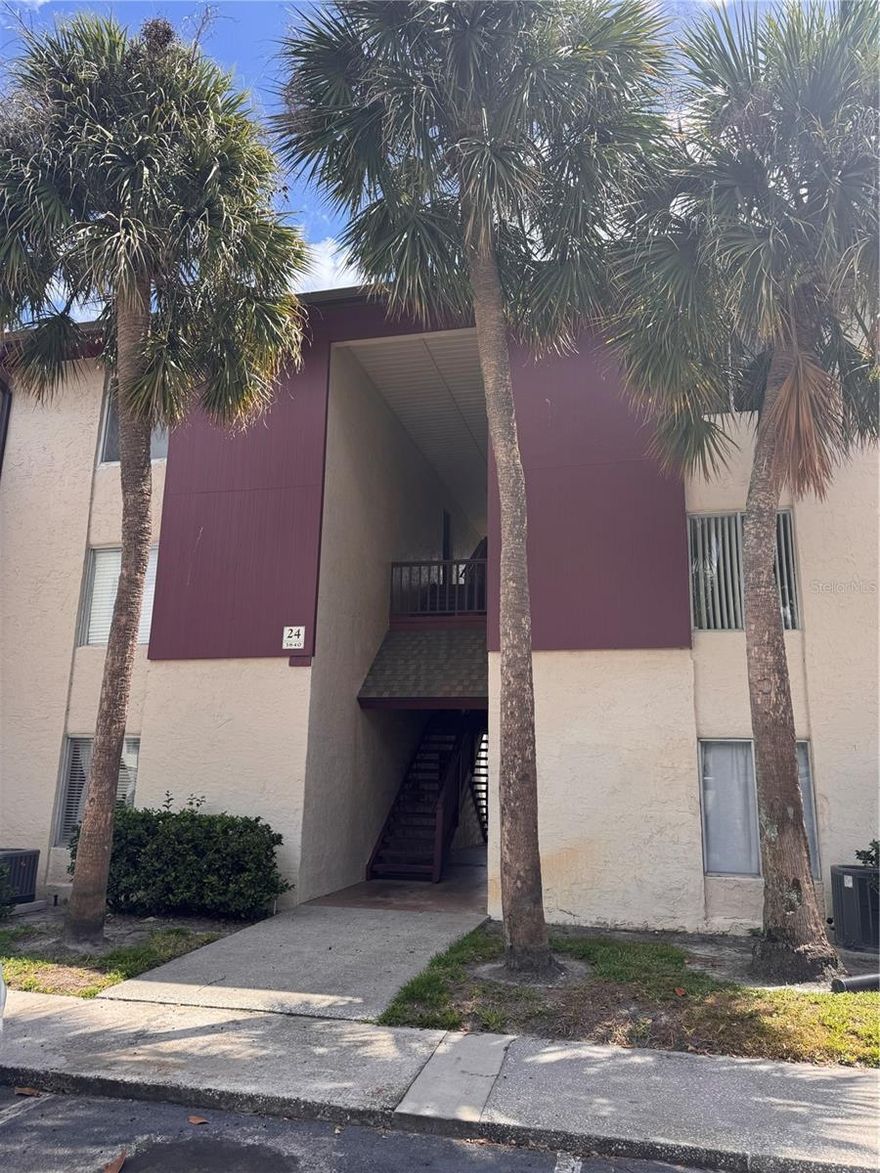 1/1 condo 3rd floor needs TLC, priced under market value.