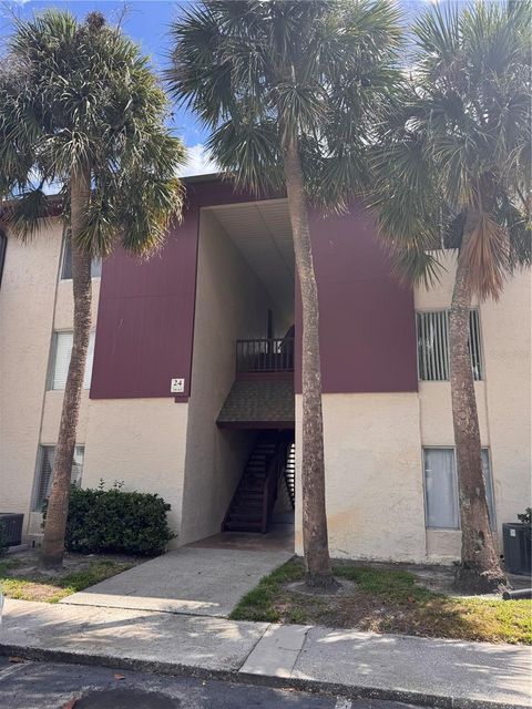 3840 N LAKE DRIVE 127 TAMPA FL 33614