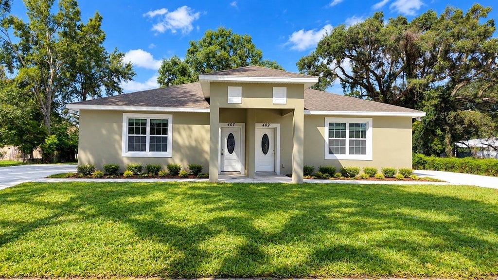 Photo of 409 Beckley Street, Kissimmee, FL 34744 (MLS # S5159266)