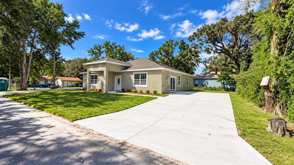Photo of 409 Beckley Street, Kissimmee, FL 34744 (MLS # S5159266)