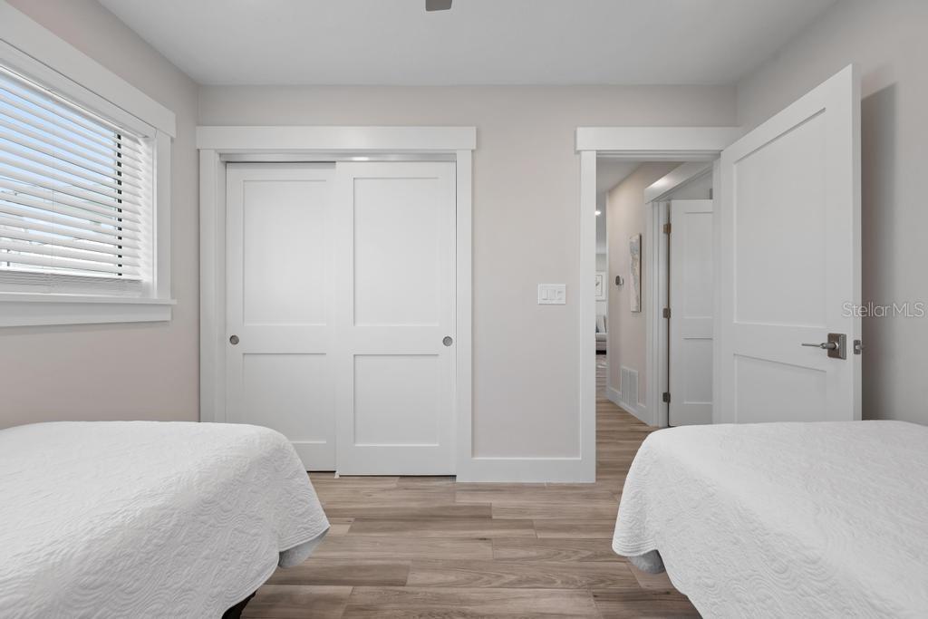 HOLMES BEACH 33RD UNIT - Residential