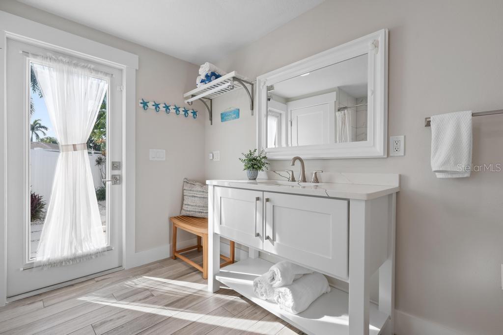 HOLMES BEACH 33RD UNIT - Residential