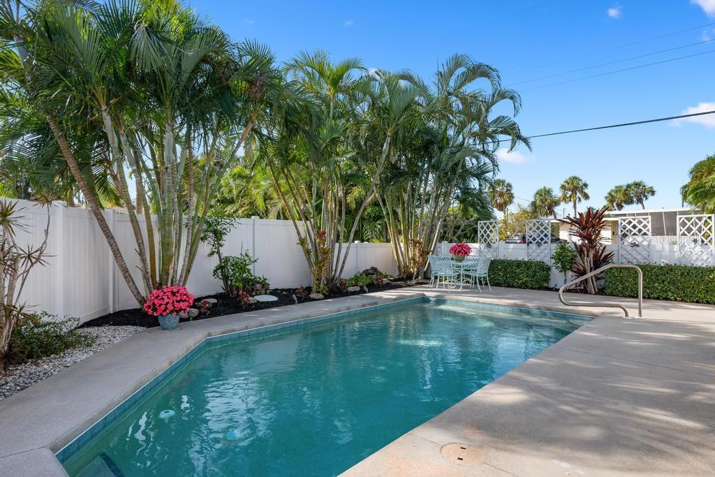 HOLMES BEACH 33RD UNIT - Residential