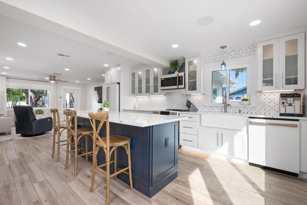 HOLMES BEACH 33RD UNIT - Residential