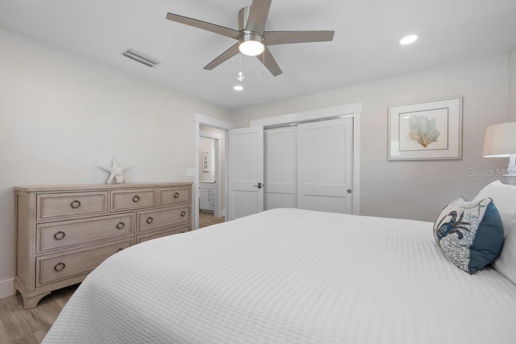 HOLMES BEACH 33RD UNIT - Residential