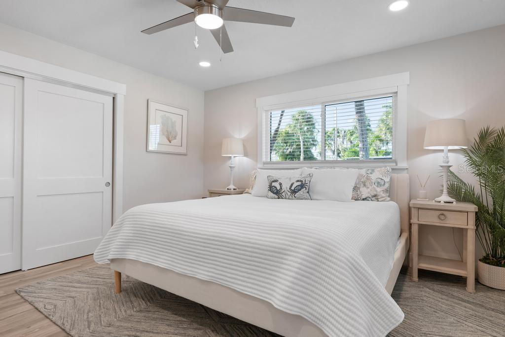 HOLMES BEACH 33RD UNIT - Residential