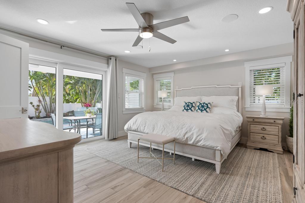 HOLMES BEACH 33RD UNIT - Residential