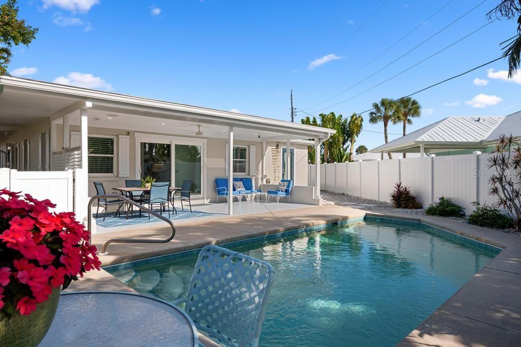 HOLMES BEACH 33RD UNIT - Residential