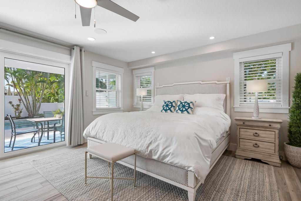 HOLMES BEACH 33RD UNIT - Residential