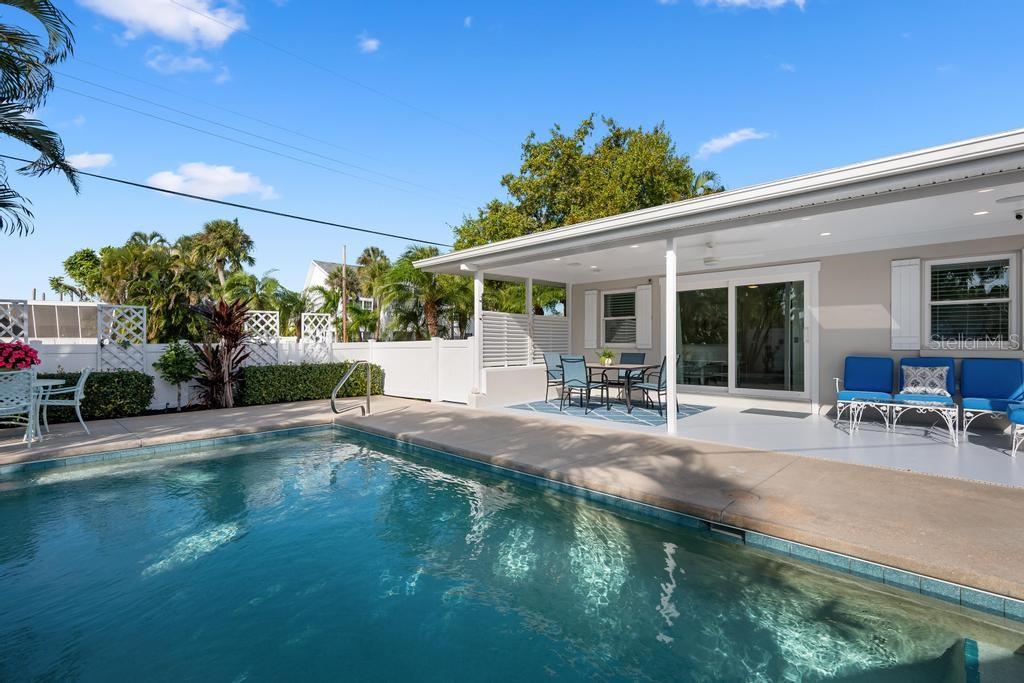 HOLMES BEACH 33RD UNIT - Residential